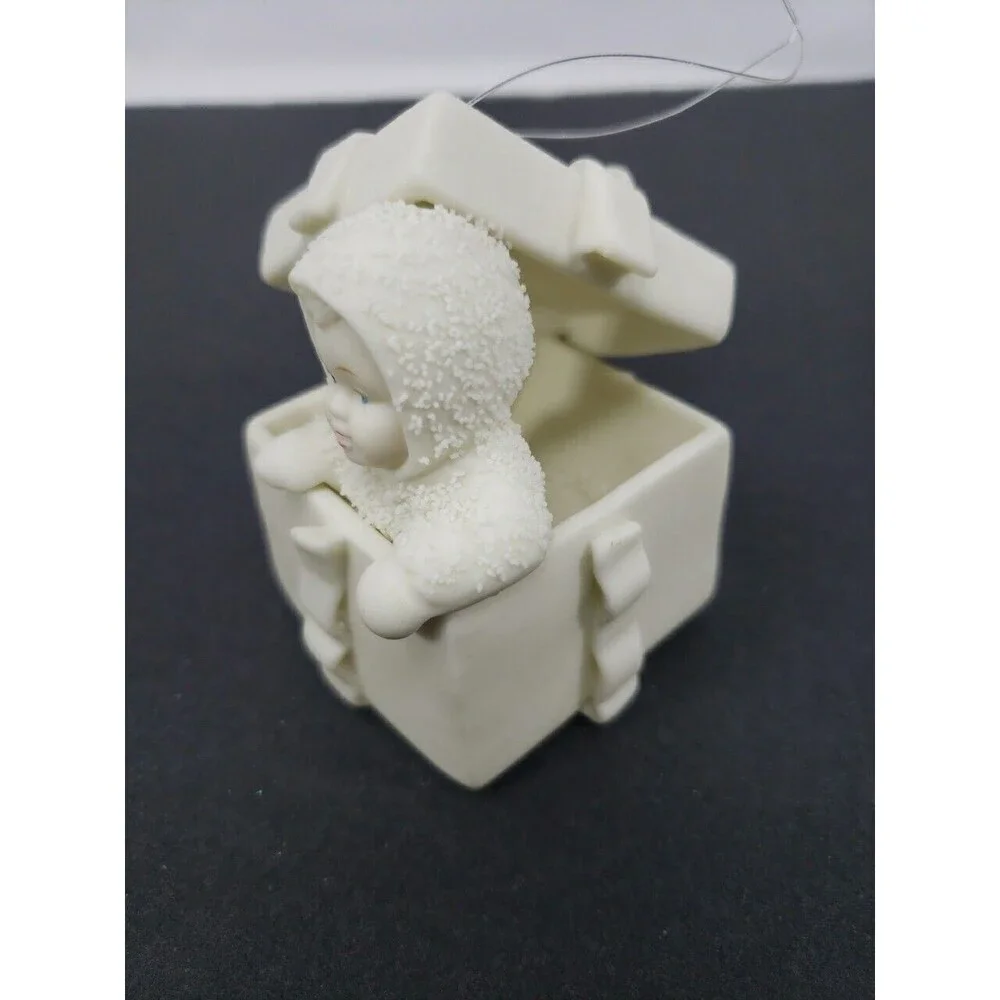 Dept 56 Snowbabies Surprise Vintage Bisque Christmas Gift Baby Ornament Classic